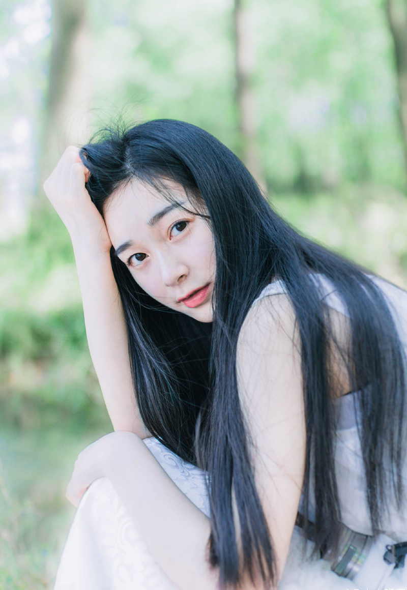 “派人去一趟嵩山，把王印接回来。”曹操点点头，又看向夏侯惇道，这王印留在外面，始终是个祸害。